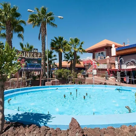 Santa Barbara Emc2 By Villagrancanaria * 普拉亚戴尔雷安格莱斯